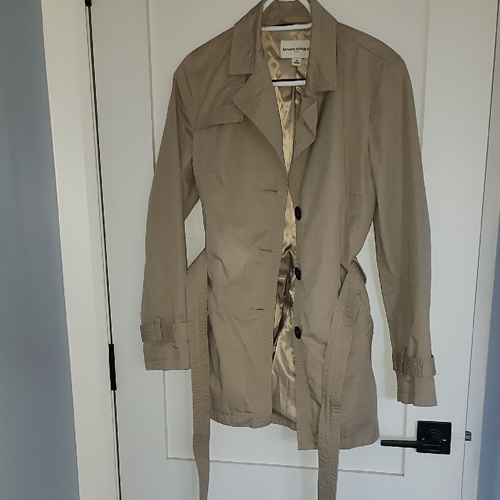 Banana Republic Women's Tan Trench Coat